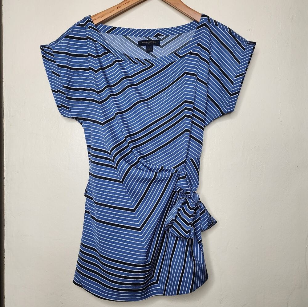 🌻3 For $18 Banana Republic Blue & Black Short Sleeve Blouse Women's Size XS